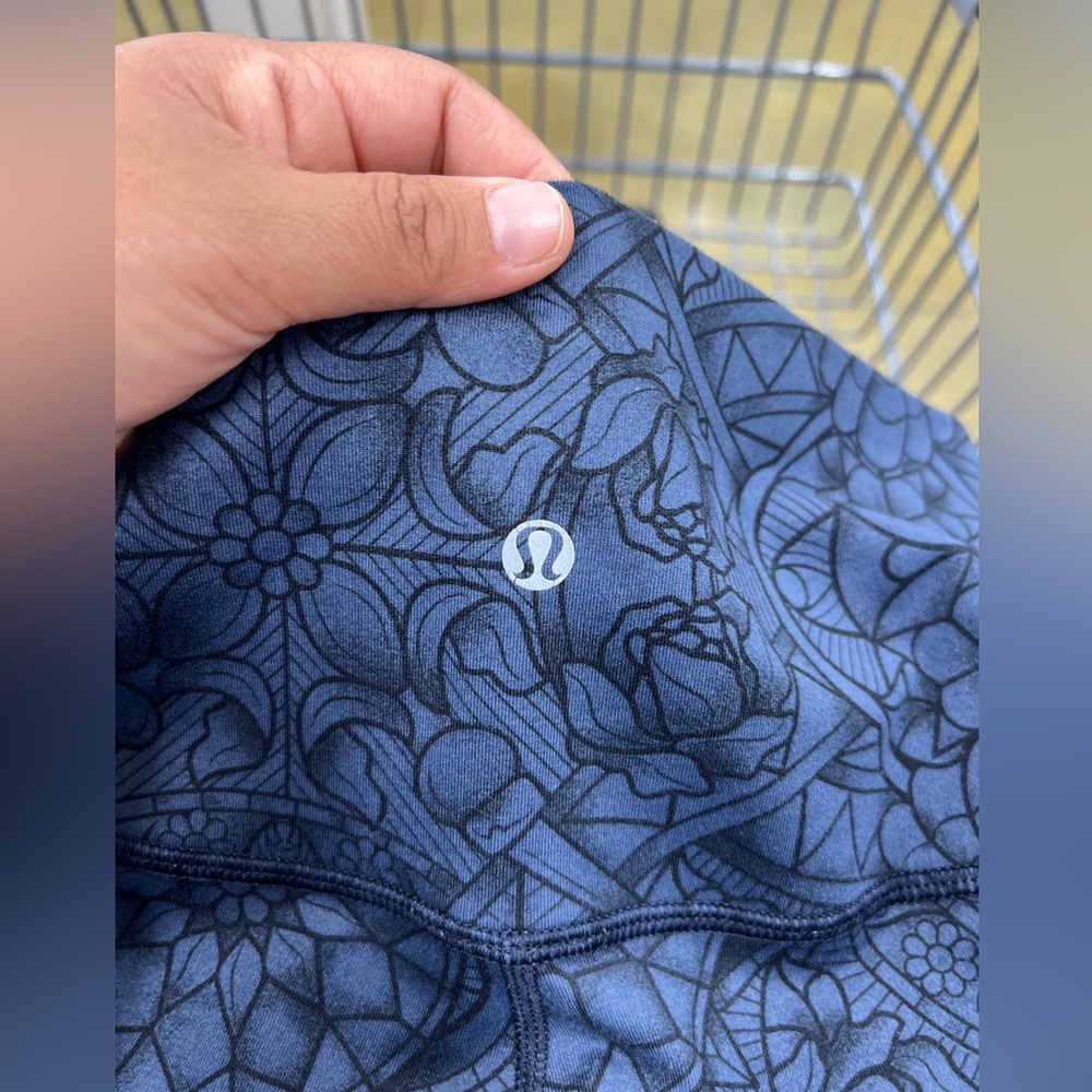 Lululemon athletic leggings size M blue color with floral print